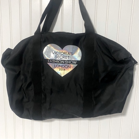 VINTAGE VICTORIA'S SECRET FASHION SHOW LONDON 2014 TOTE WEEKENDER BAG! - Picture 2 of 7